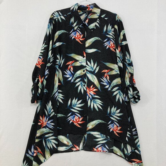 Zac & Rachel Tops - Zac & Rachel 2X Black Floral Artsy Micro Polka Dot‎ Shark-bite Hem Button Tunic